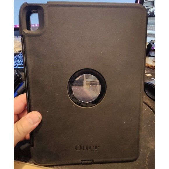 OtterBox Defender Case for iPad 9.7” – Air 1/2, Pro, 5th/6th Gen – Black - Picture 7 of 16